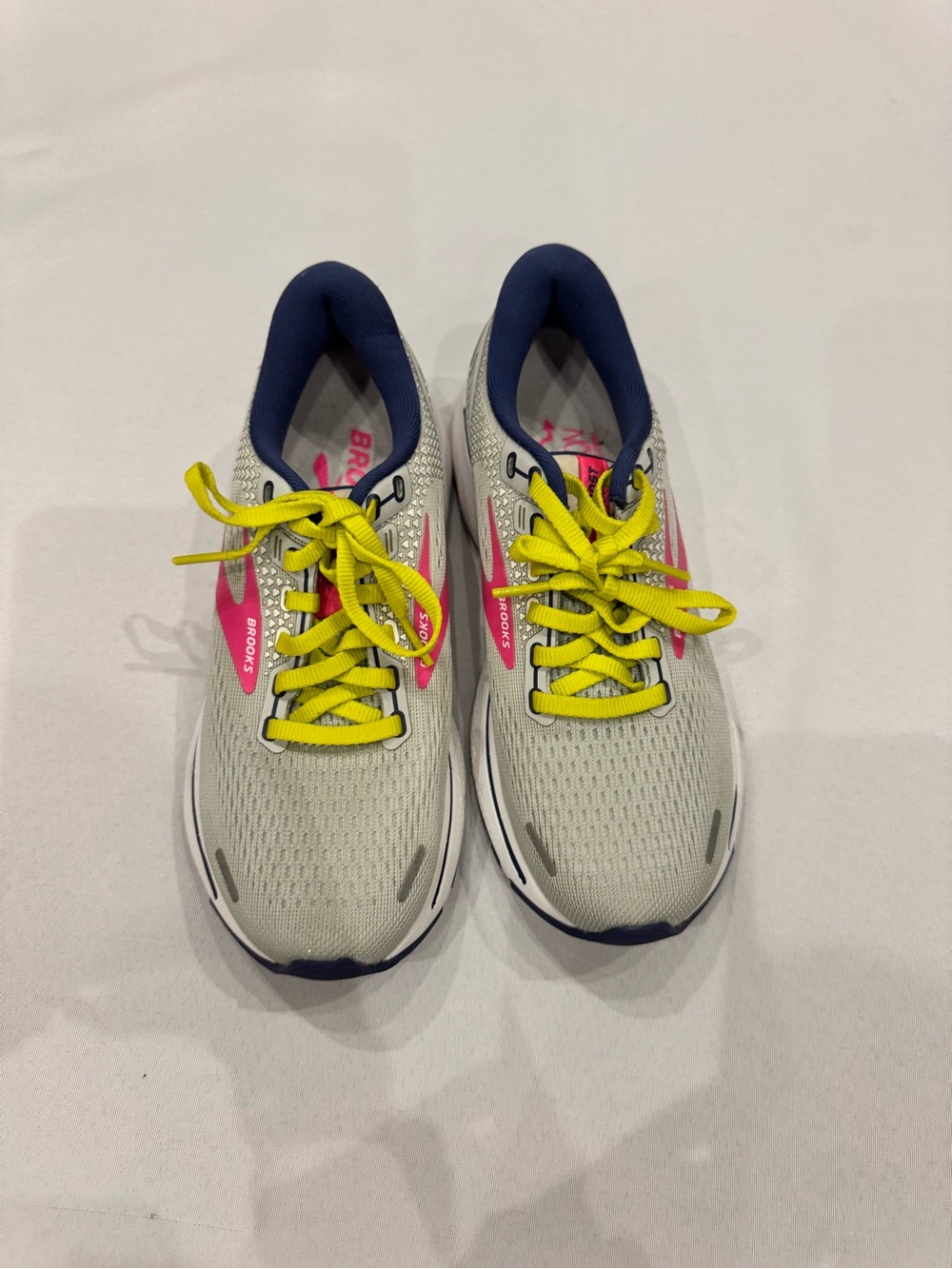 NEW. Brooks Kids Sneakers in Light Gray with Neon Yellow & Pink Accents
